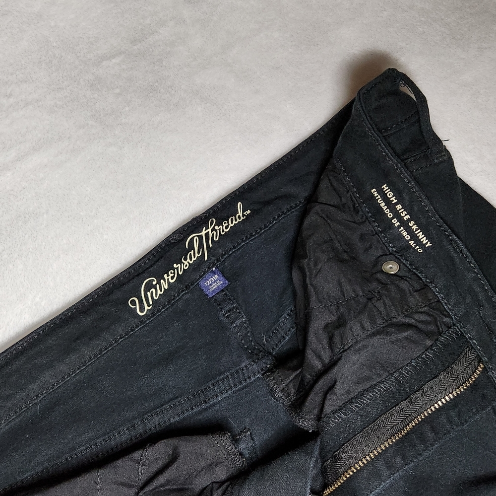 Black High-Rise Skinny Jeans 🦃 - Picture 3 of 3